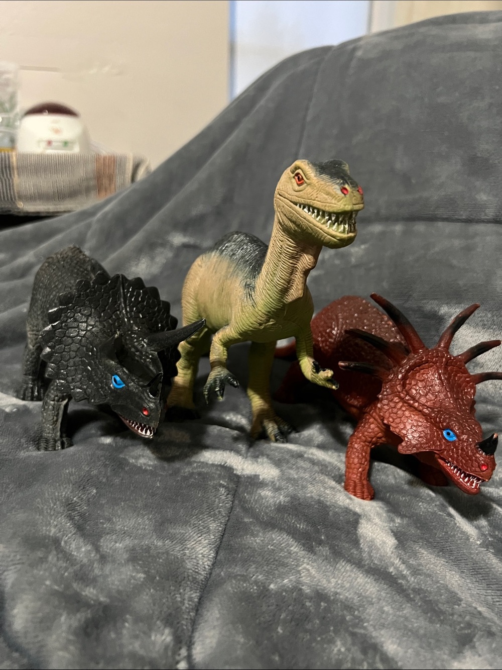 Dinosaurs - set of 3 plastic dinosaurs